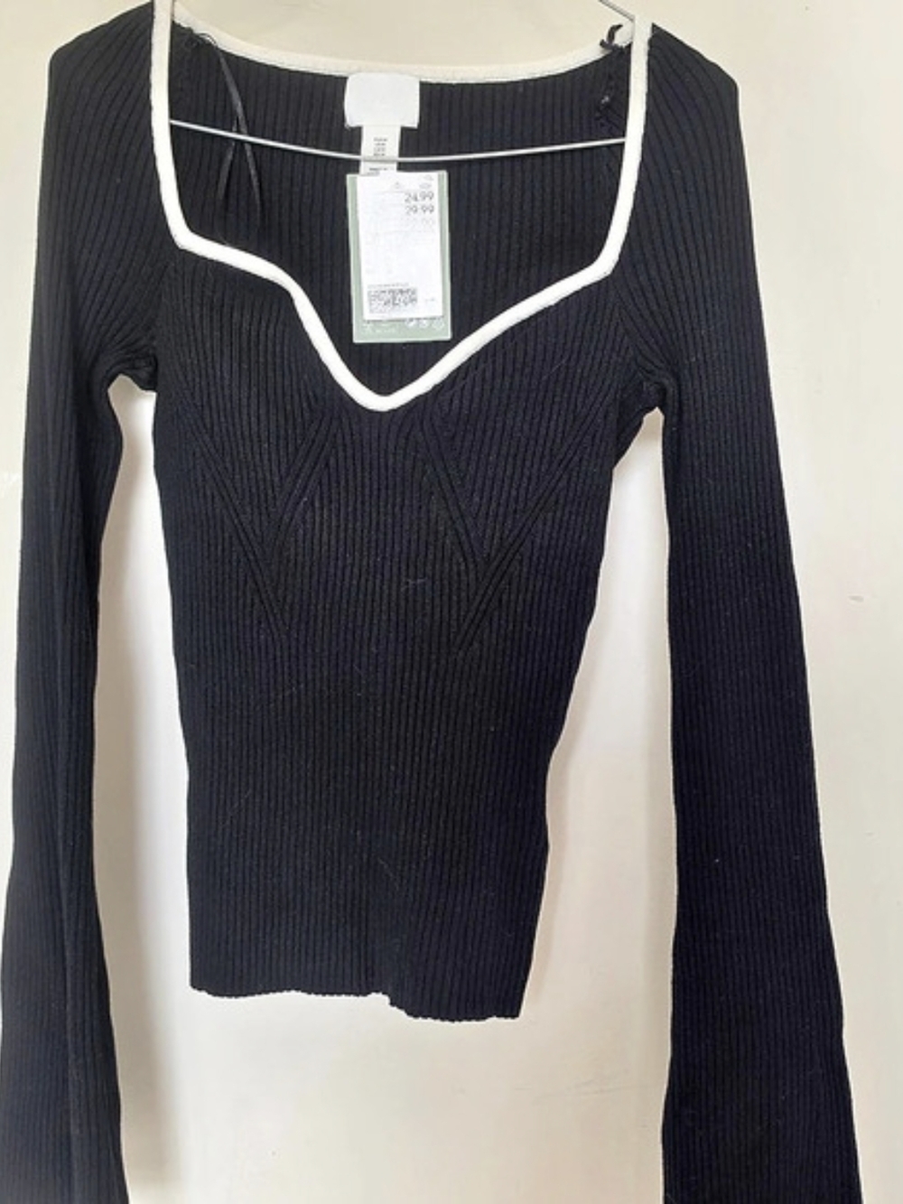 H&Medium Ribbed Long Sleeve Sweater in Black Size Medium NWT
